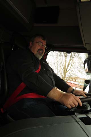 Al volante nos gustó la seguridad que transmite esta tractora.